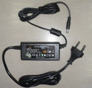 ספק כוח שולחני 12 וולט 2 אמפר